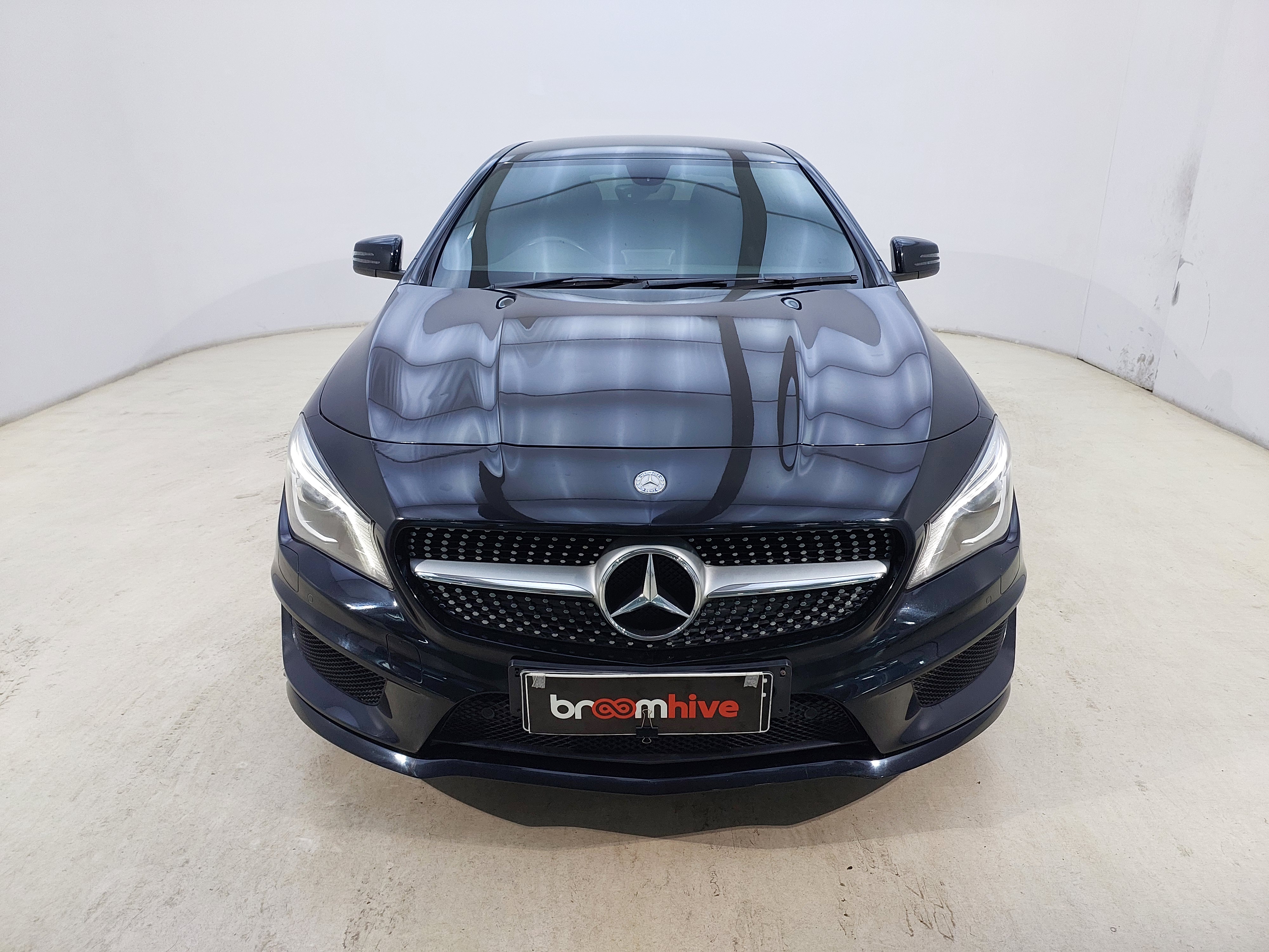 Mercedes Benz CLA 200 Auto